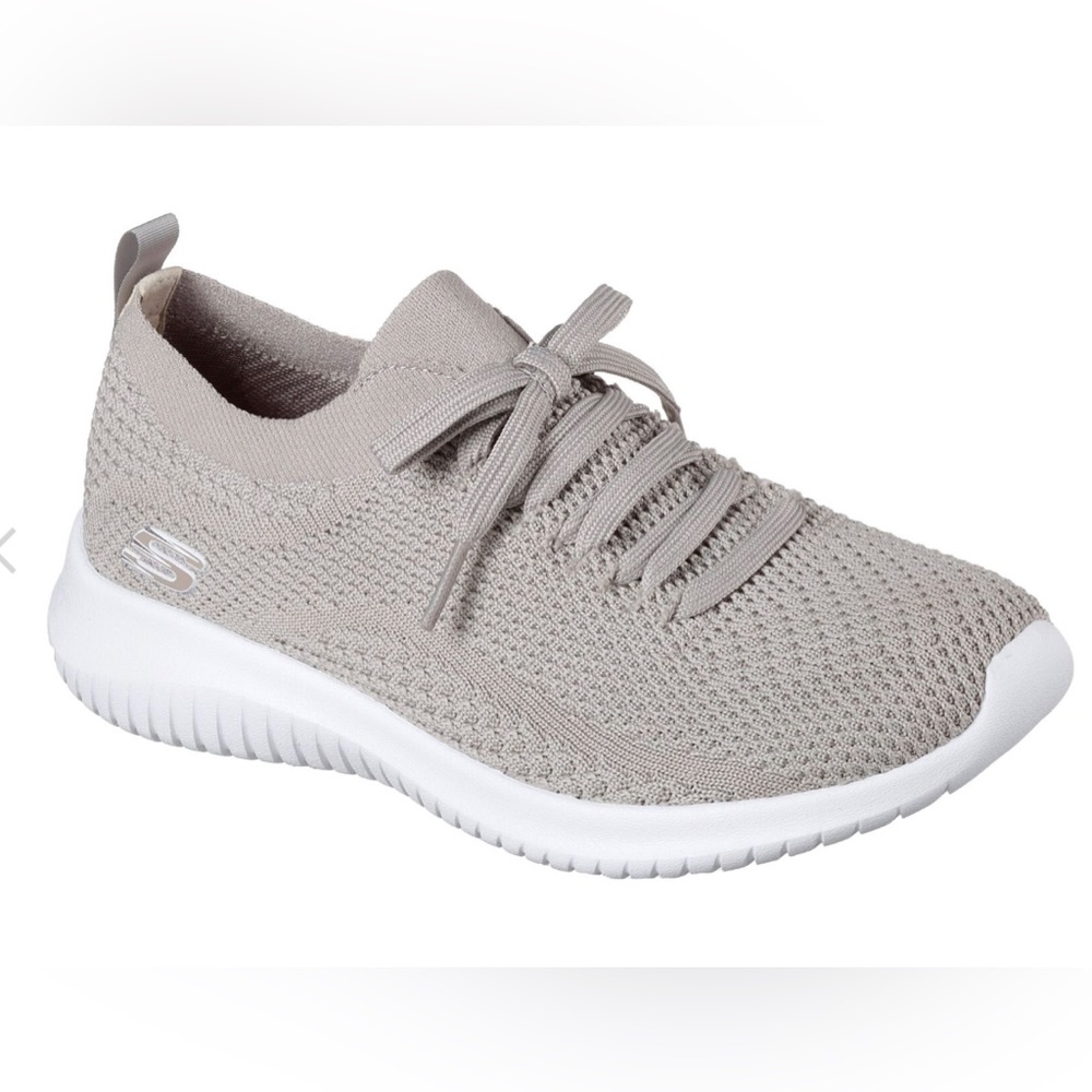 NWT SKECHERS Ultra Flex Statements Taupe size 8
New with tags and box.